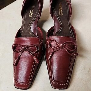 NEW Aerosoles Womans What's What "Zip Balm"  Red Leather Kitten Heel Bow Size 7